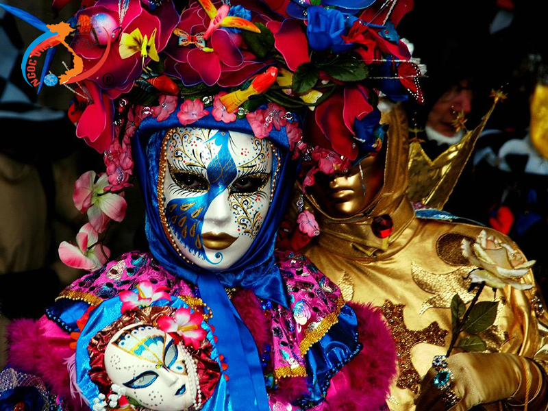 Những chiếc mặt nạ đầy sắc màu trong lễ hội Những chiếc mặt nạ đầy sắc màu trong lễ hội